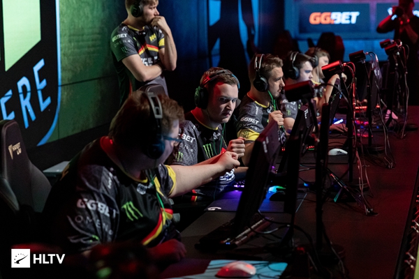 凭借稳定的 凭借稳定的