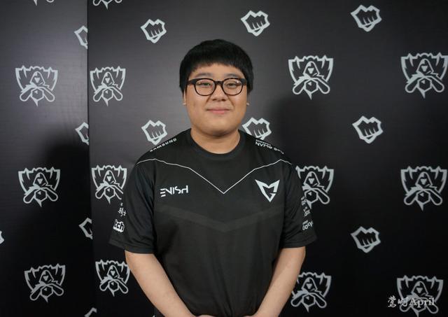 在标准杆四 在标准杆四