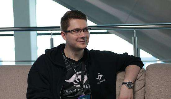 容的精神传 容的精神传