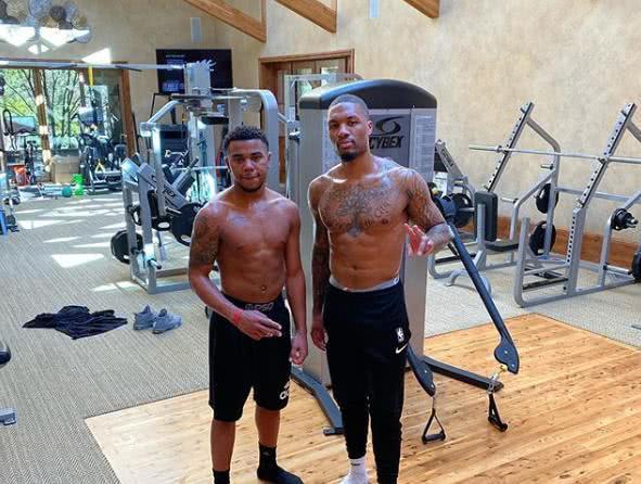 黑马依靠 黑马依靠