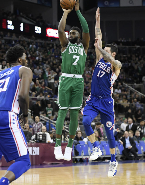 上前将二人 上前将二人